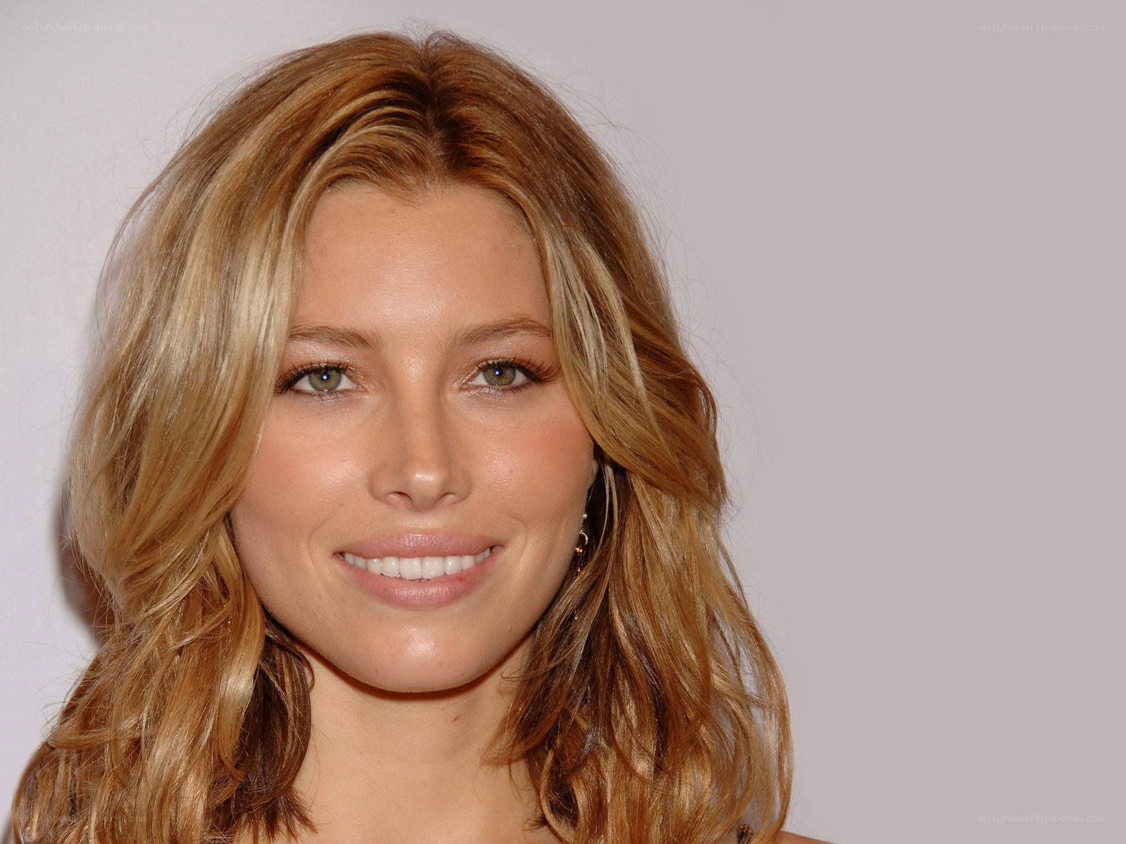 Jessica Biel smiling at event