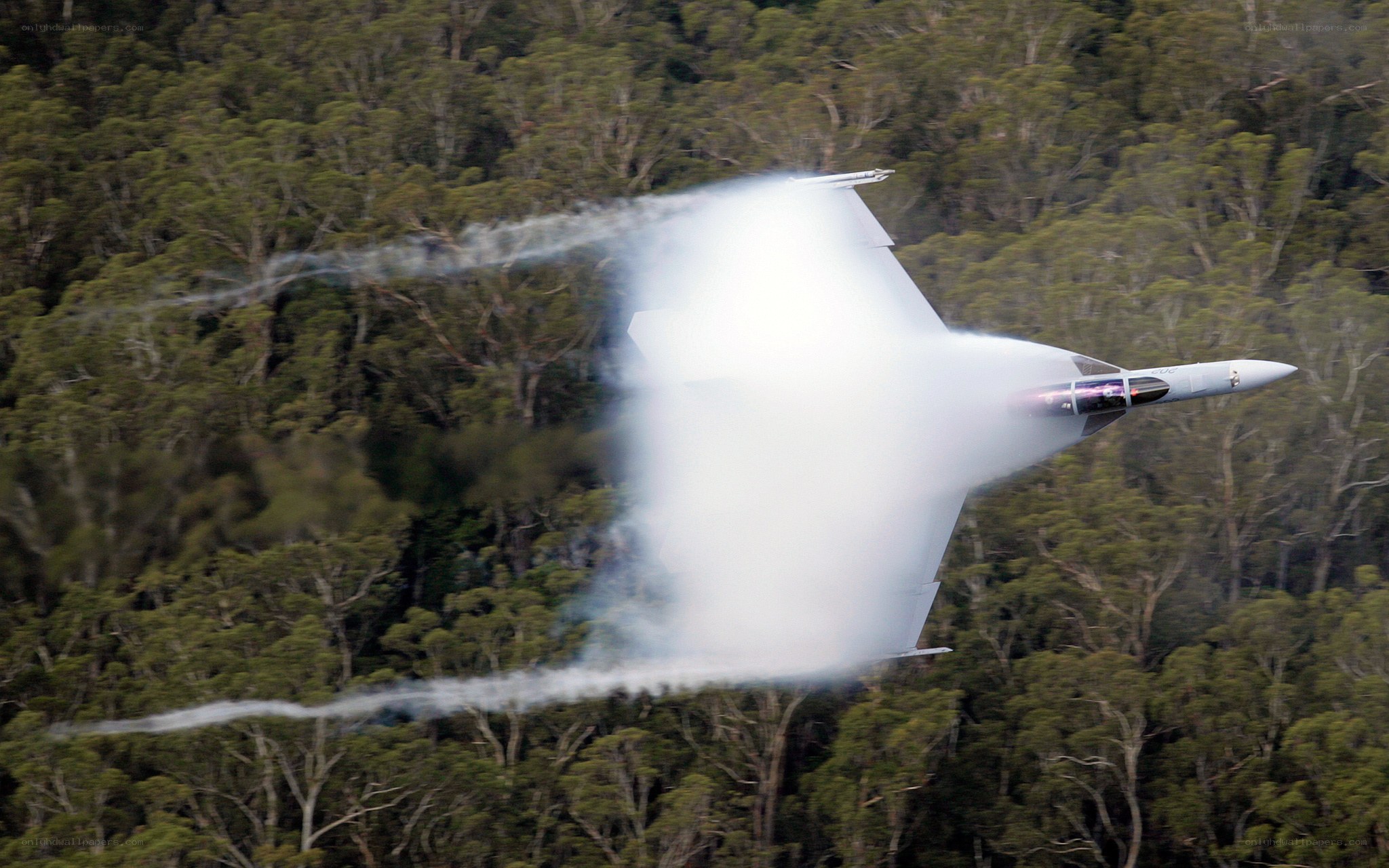 jet breaking sound barrier
