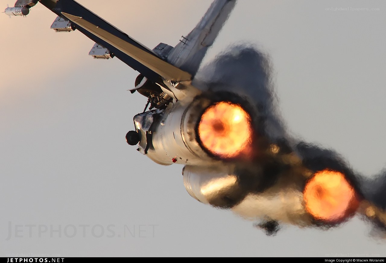 jet engine afterburner in flight