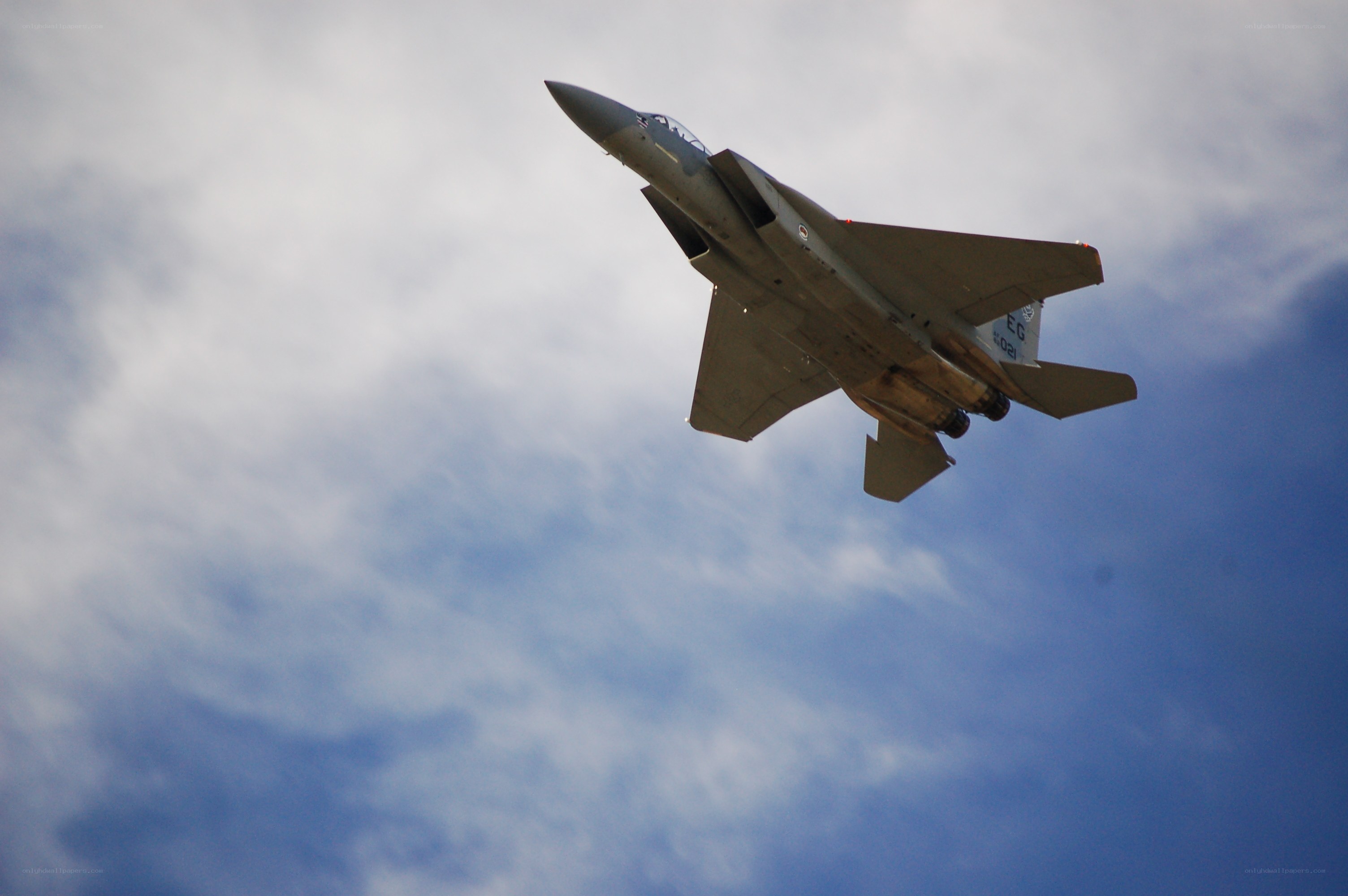 jet fighter in flight