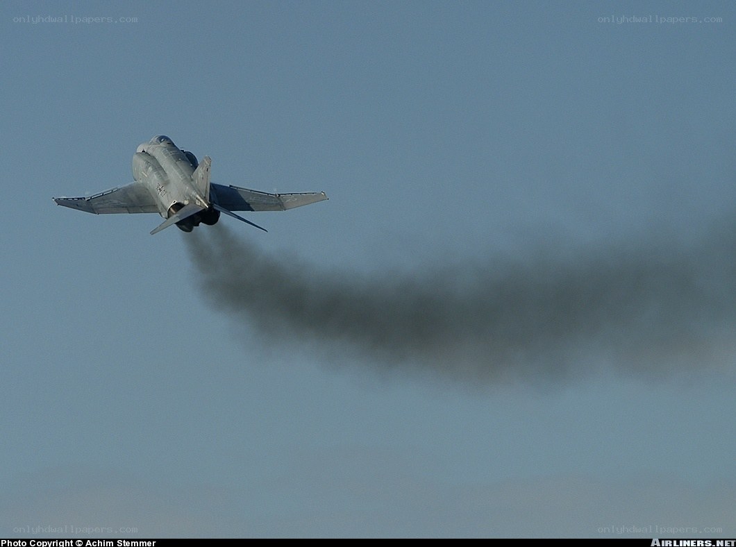 jet fighter in flight