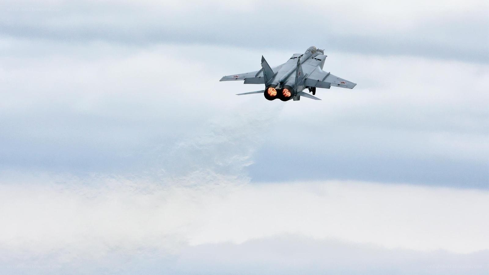 Jet fighter in flight