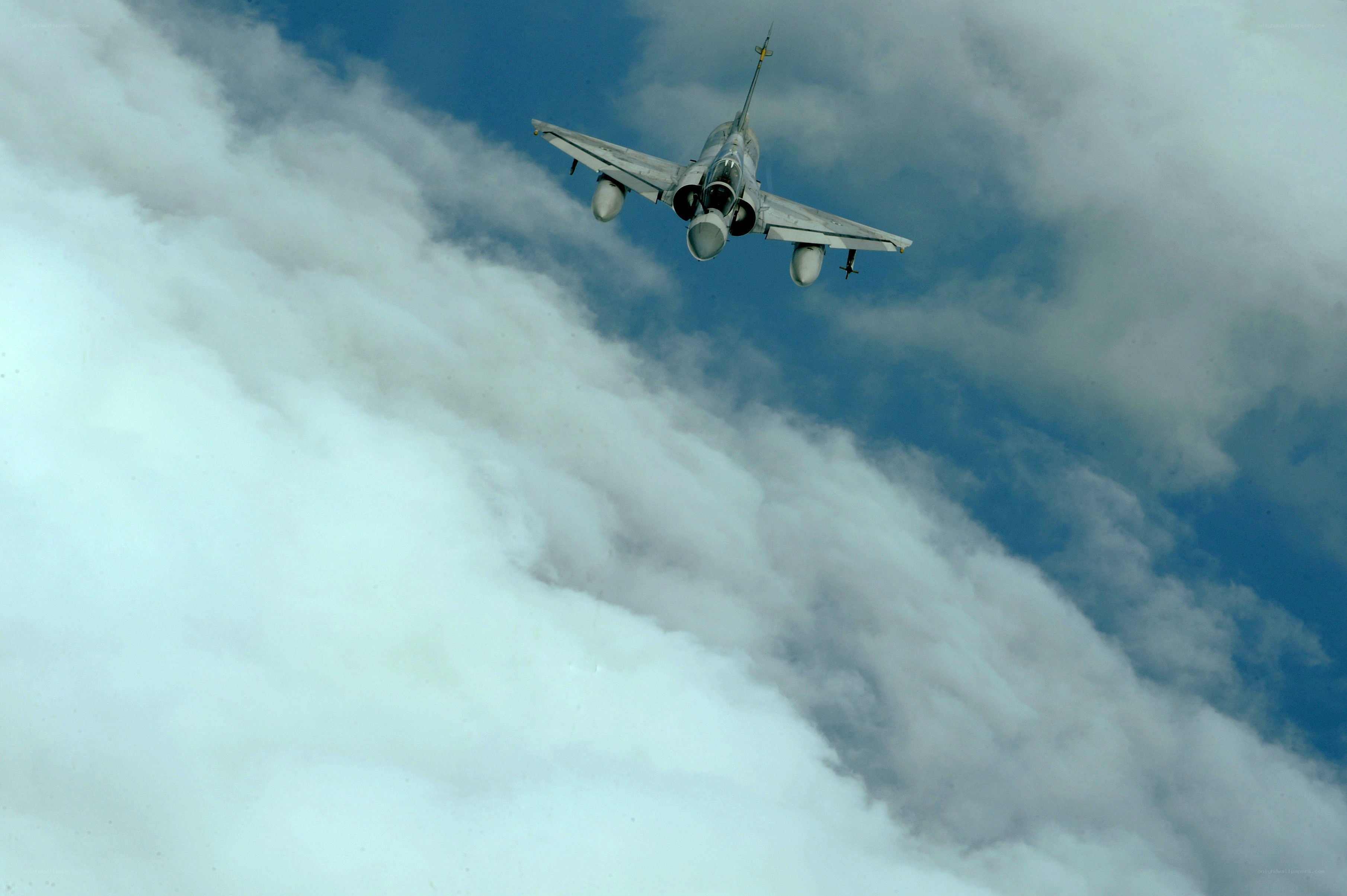 Jet fighter in flight