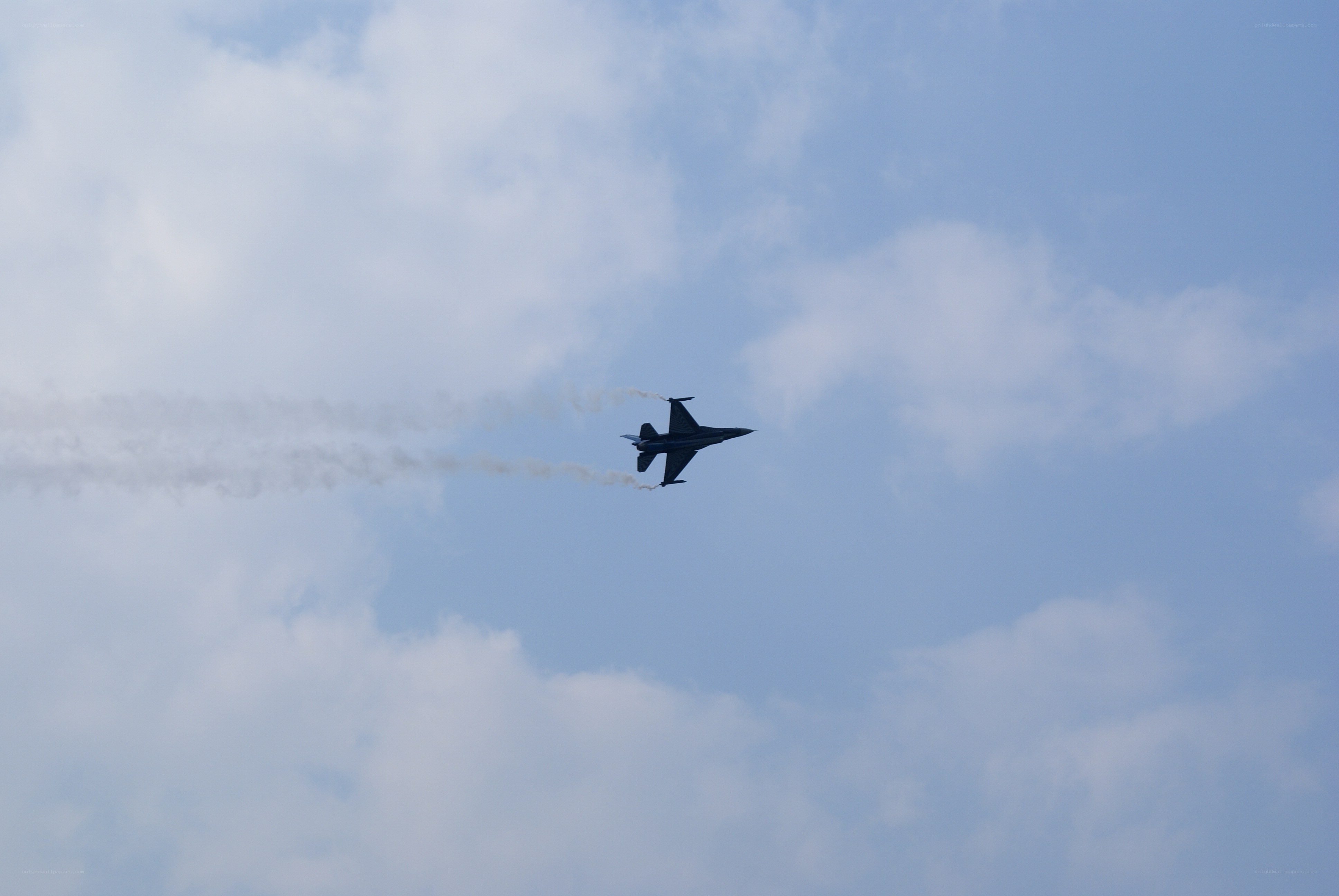 Jet fighter in flight
