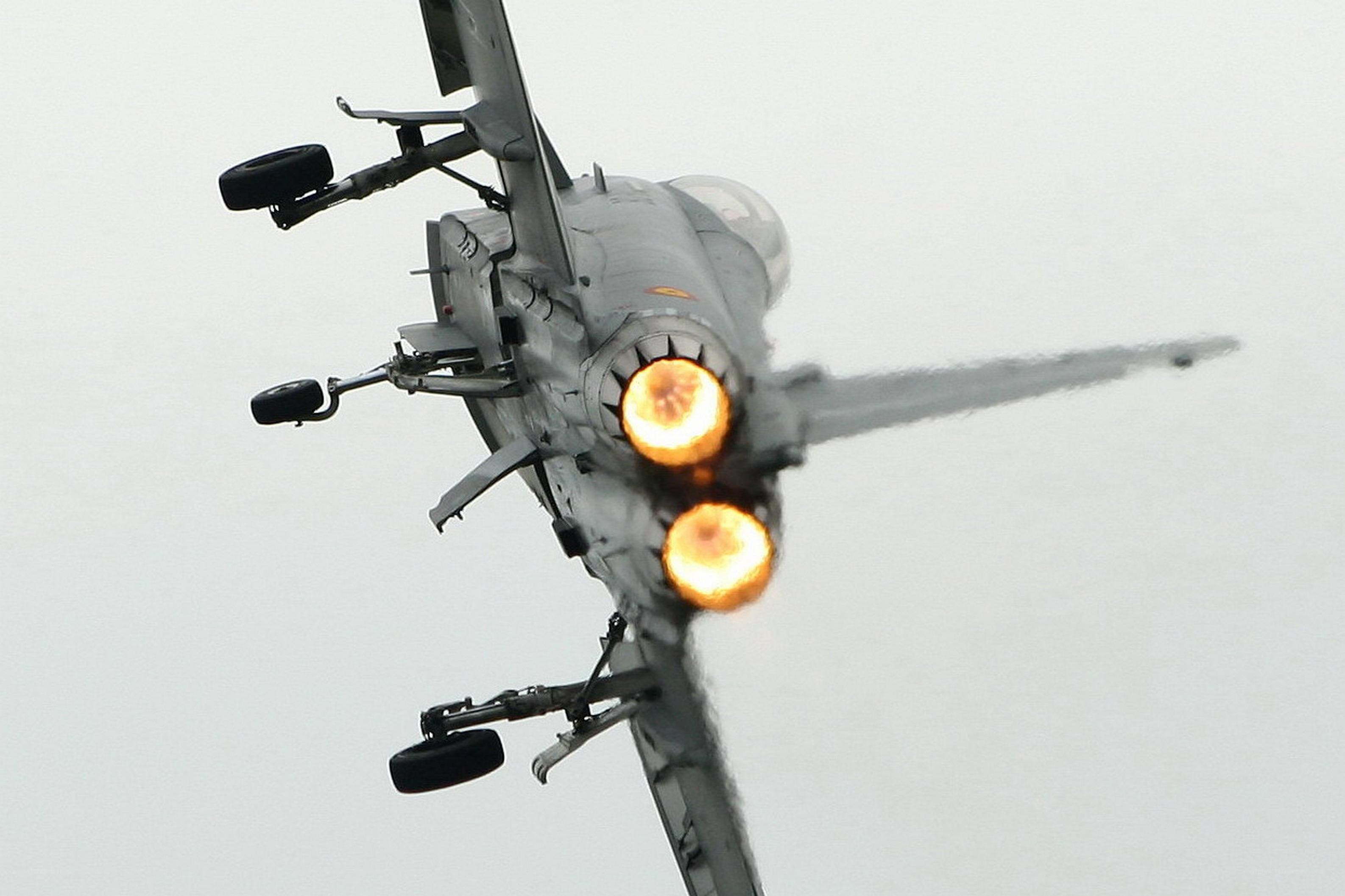jet fighter with afterburners