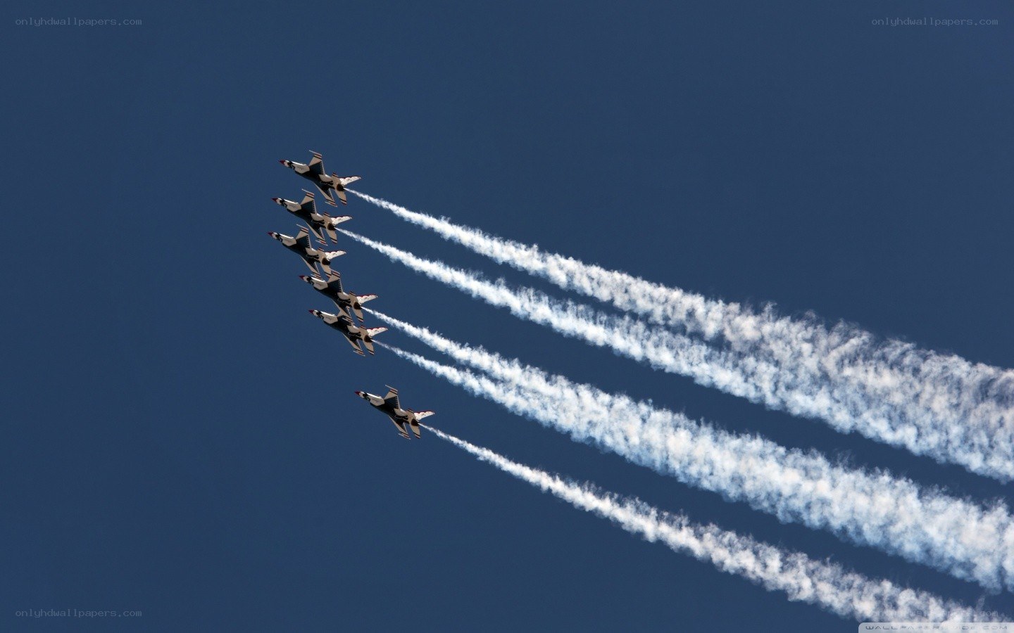 Jet fighters in formation