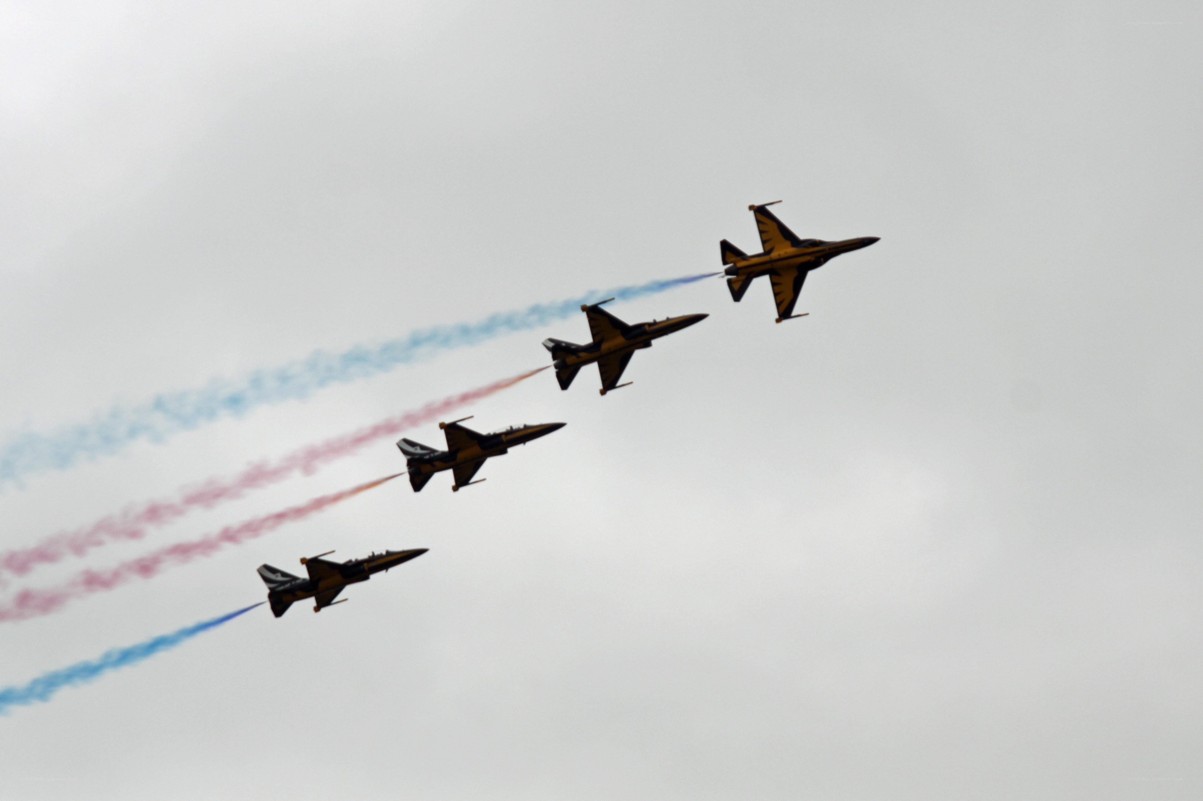 Jet fighters in formation