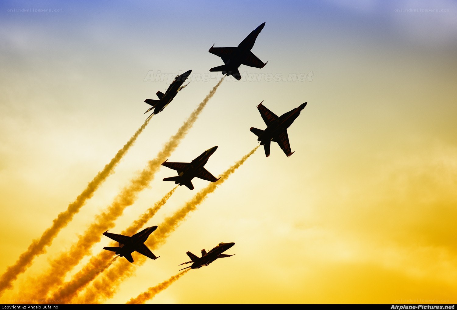 Jet fighters in formation