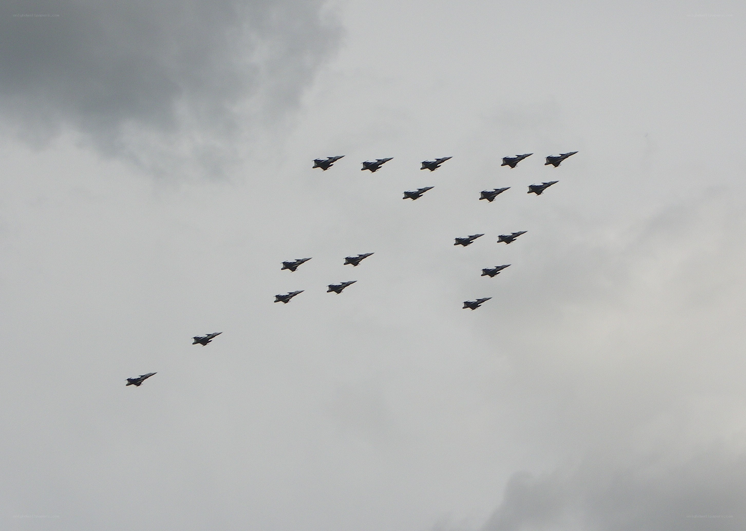 Jet fighters in formation