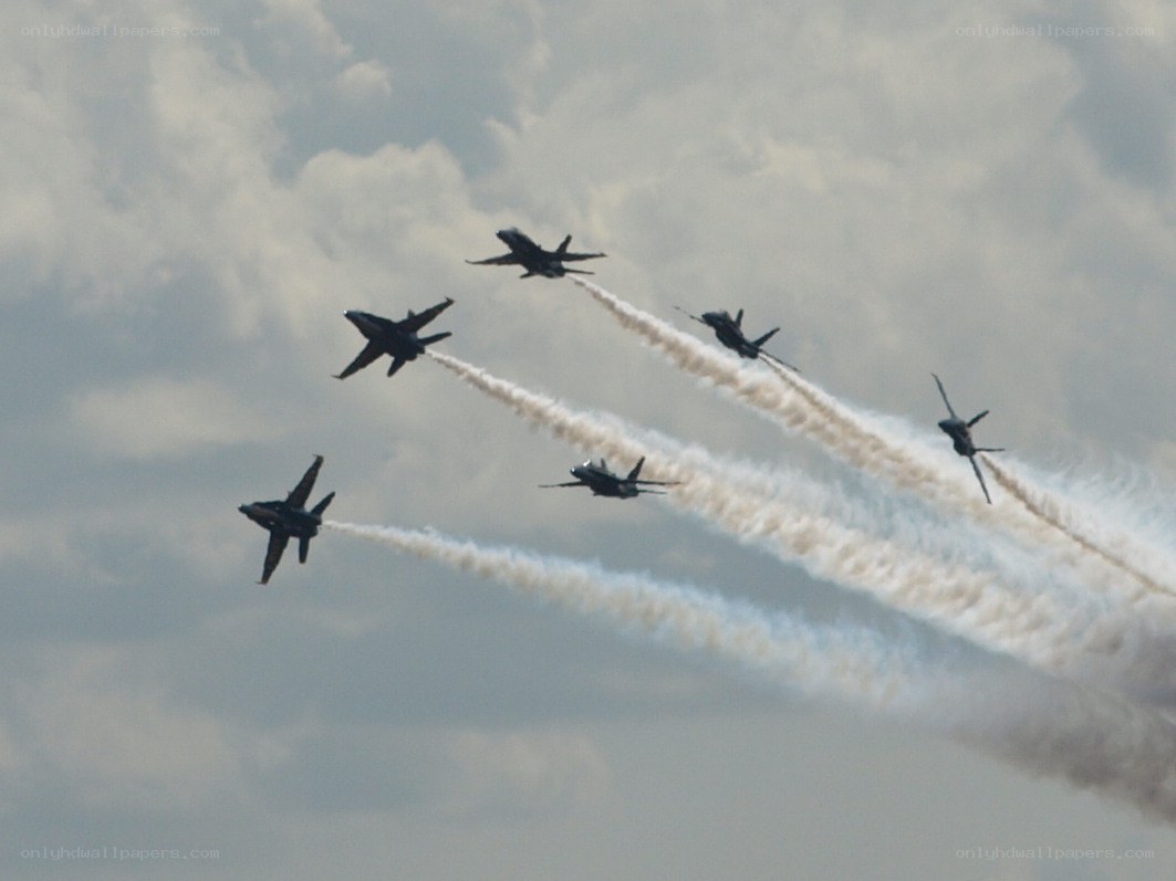 jet fighters in formation