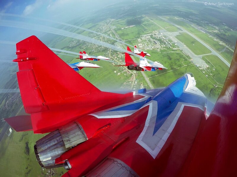 Jet Fighters in Formation — Red