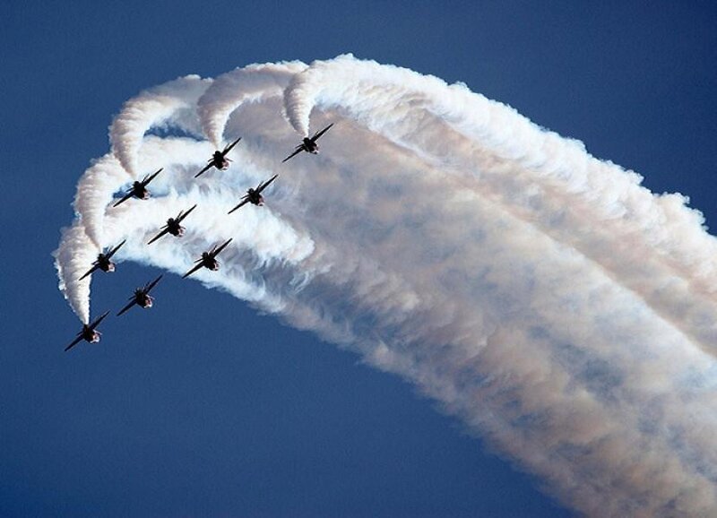 Jet formation with smoke trails