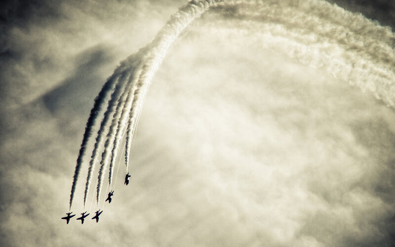 Jet Planes in Formation — Gray