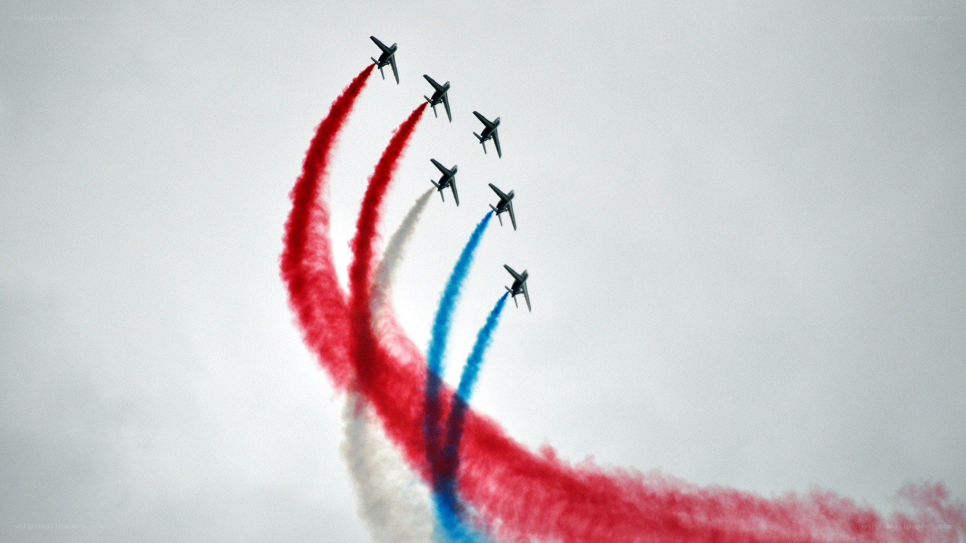Jet planes performing aerial display