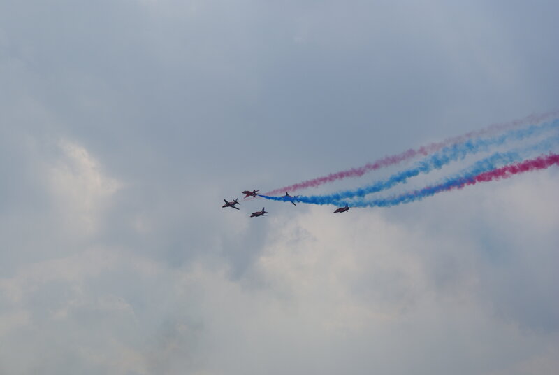 Jet planes performing aerial display