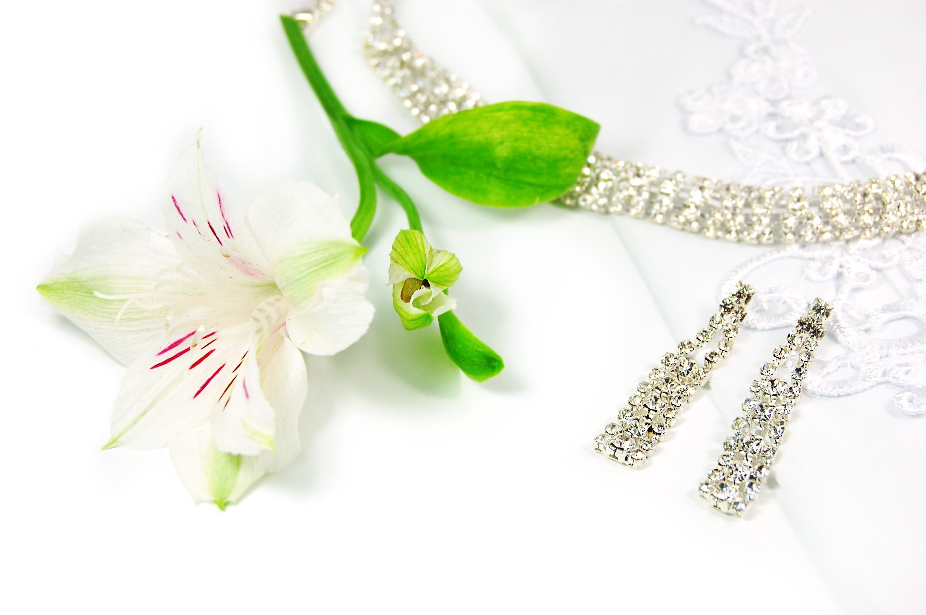 Jewelry with white flower
