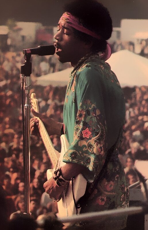 jimmy hendrix performing live