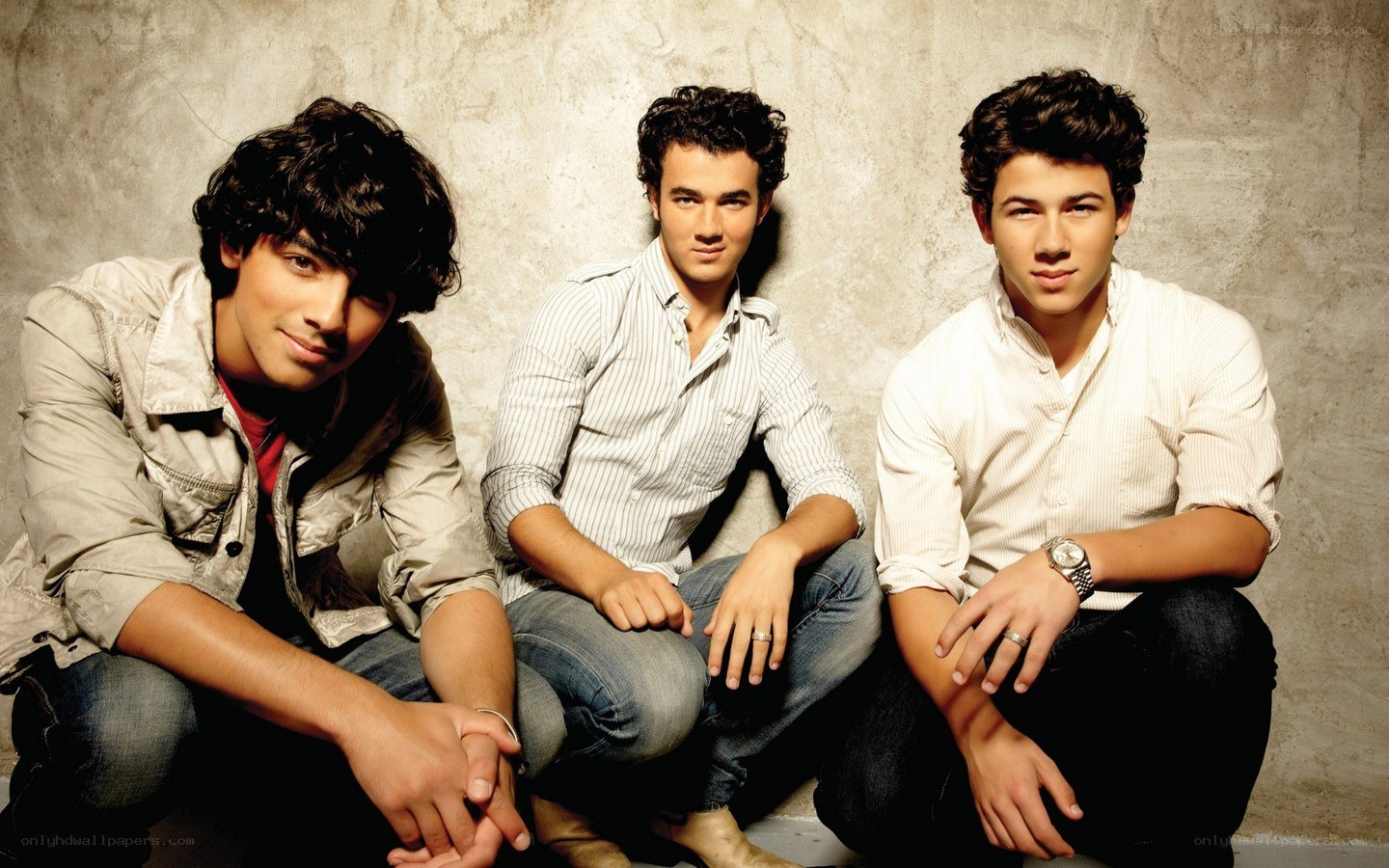 Jonas Brothers group portrait
