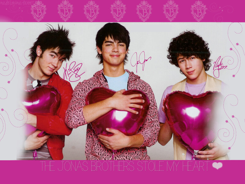 Jonas Brothers with heart balloons