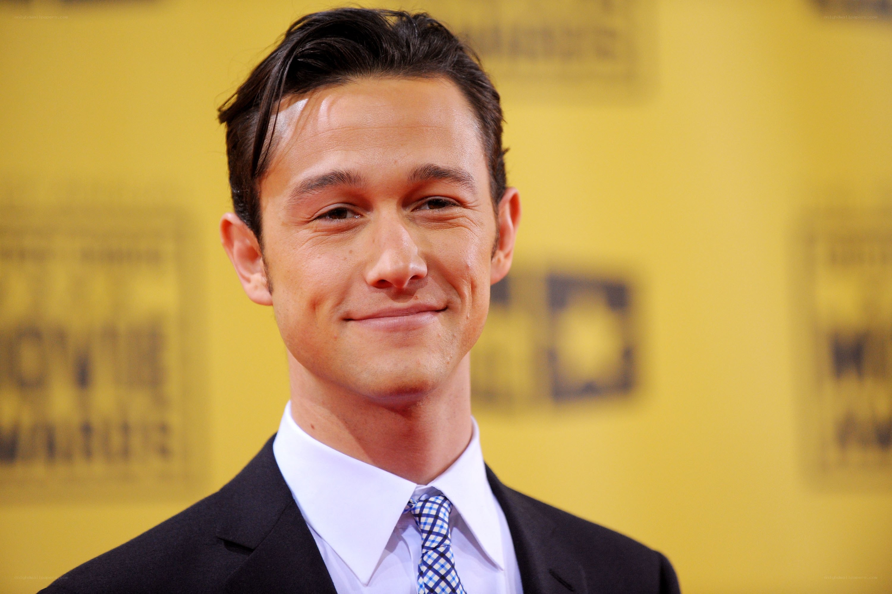 Joseph Gordon-Levitt at event