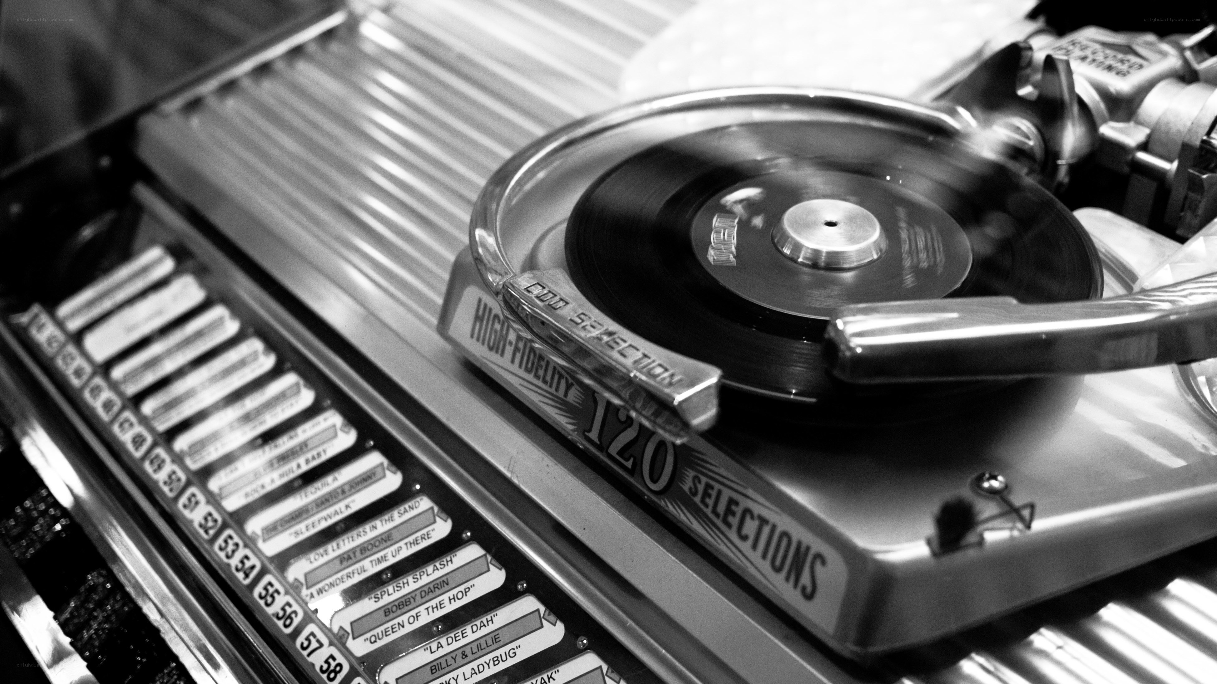 Jukebox with spinning record