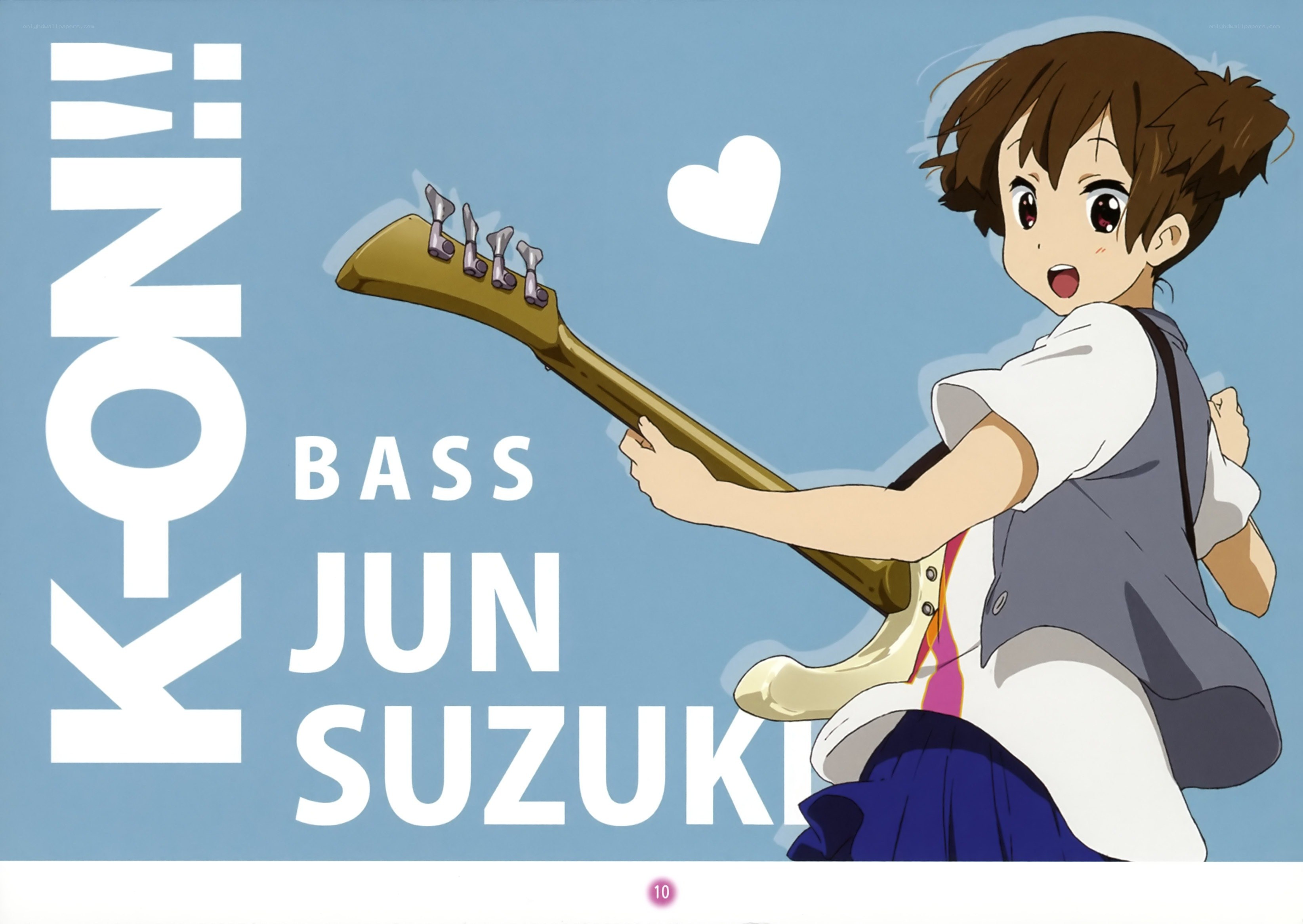 Jun Suzuki playing bass