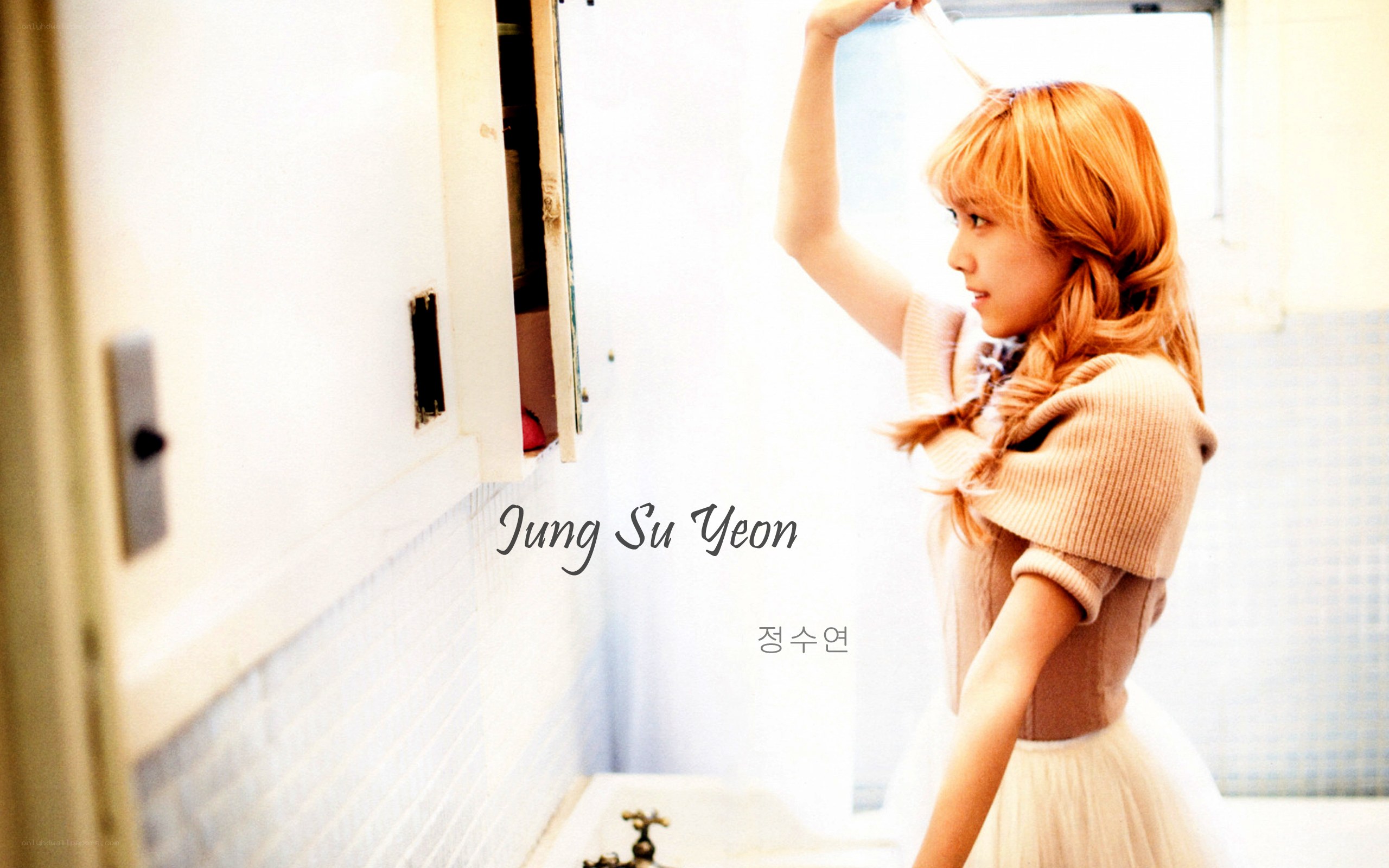 Jung Su Yeon in bathroom