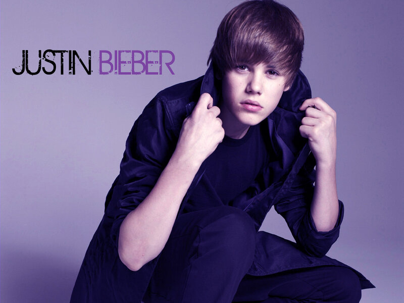Justin Bieber Crouching