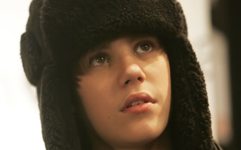 Justin Bieber in a winter hat