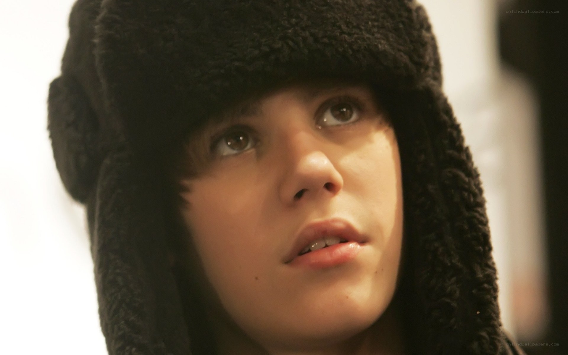 Justin Bieber in a winter hat