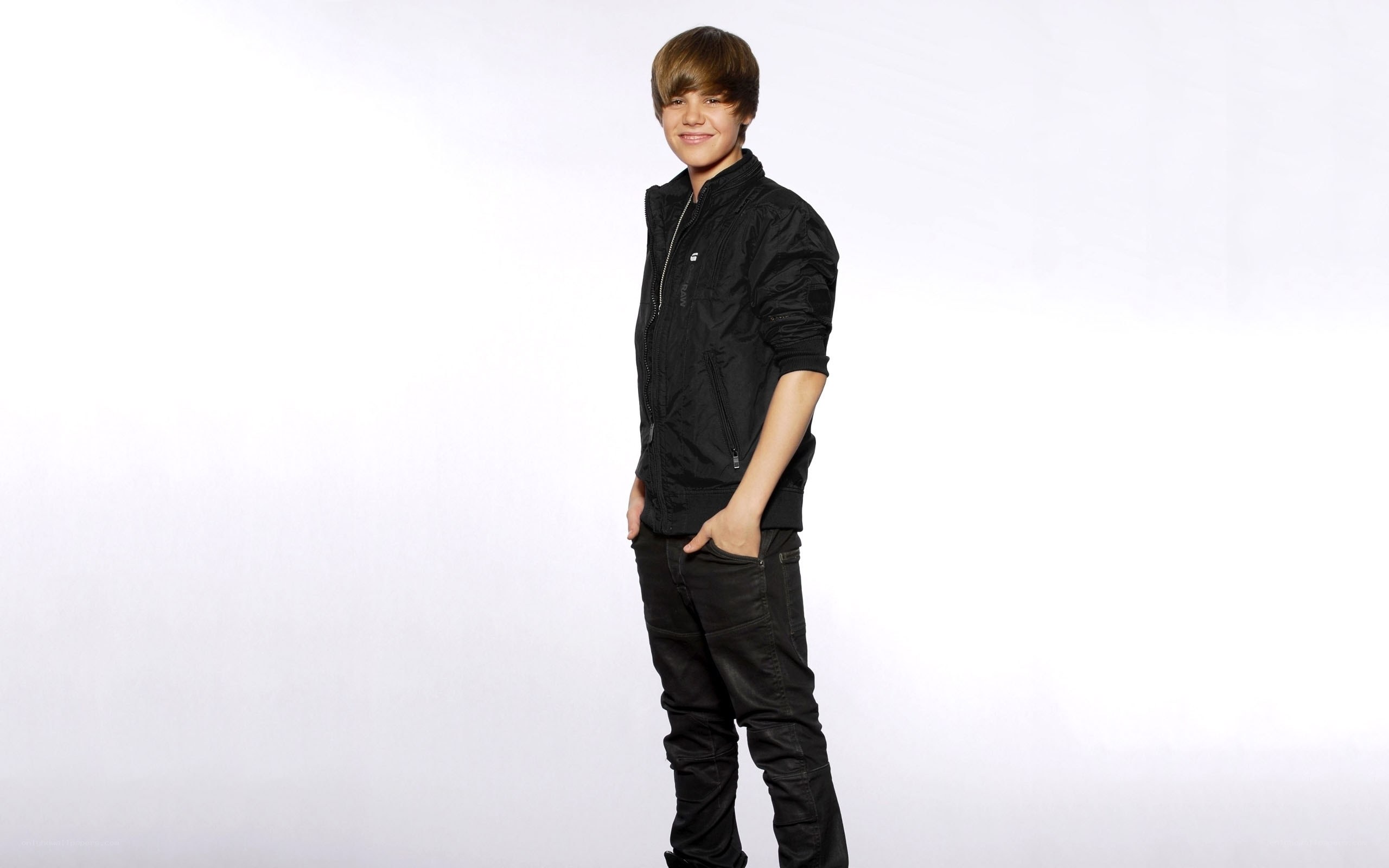 Justin Bieber in black jacket