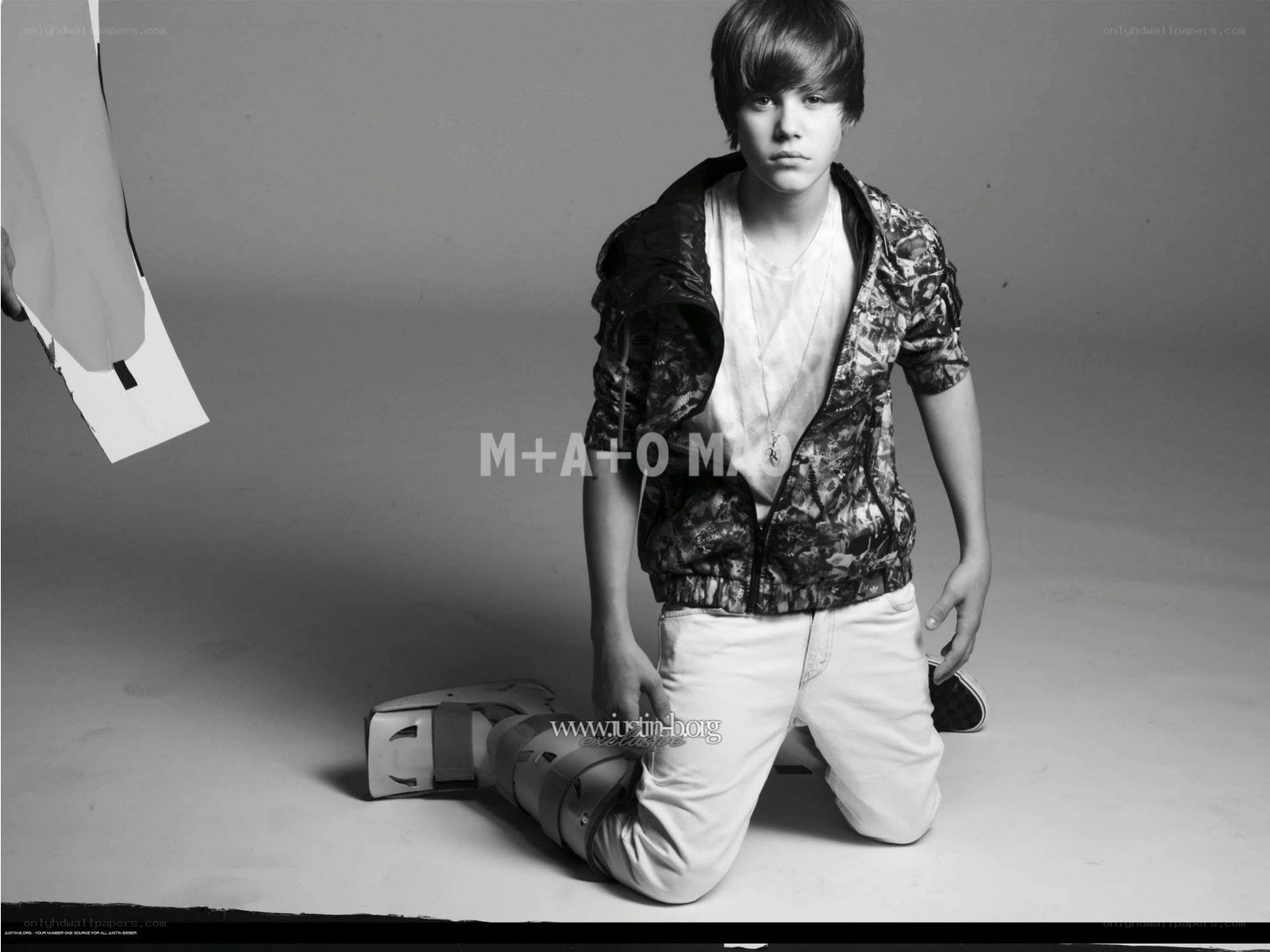 Justin Bieber in studio photo