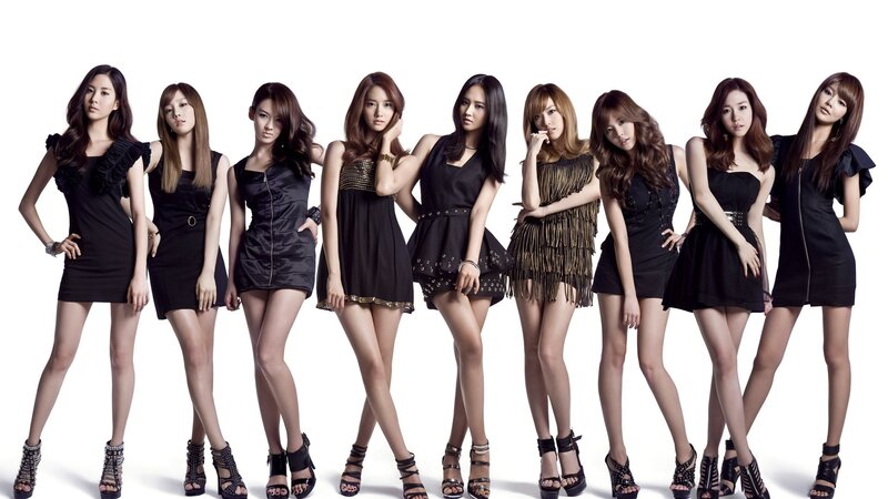 K-pop group in black dresses