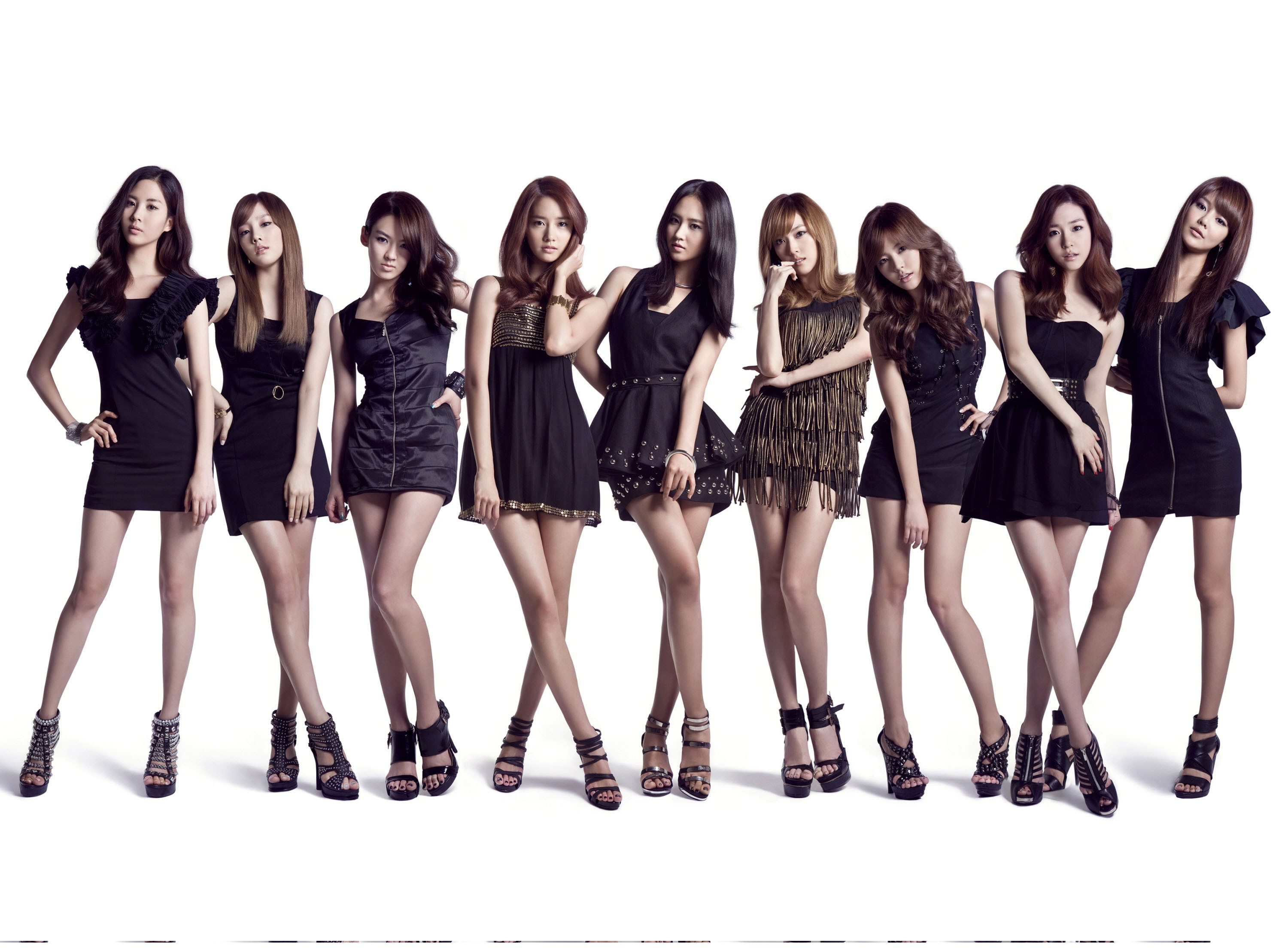 K-pop group in black dresses