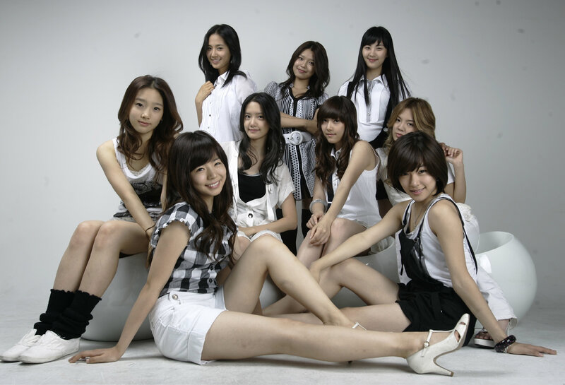 K-pop group studio photo