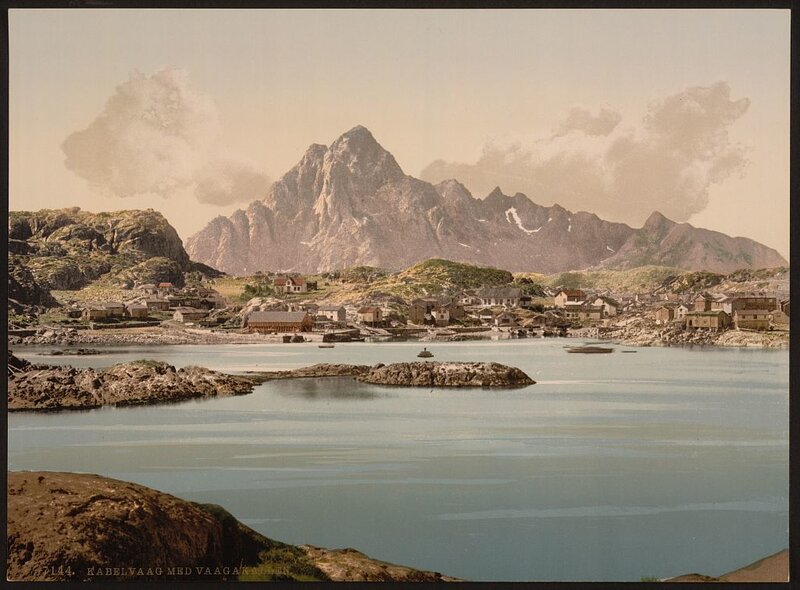 Kabelvåg with Vaagakammen