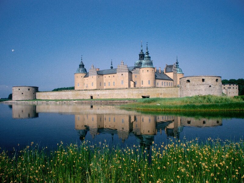 Kalmar Castle reflection