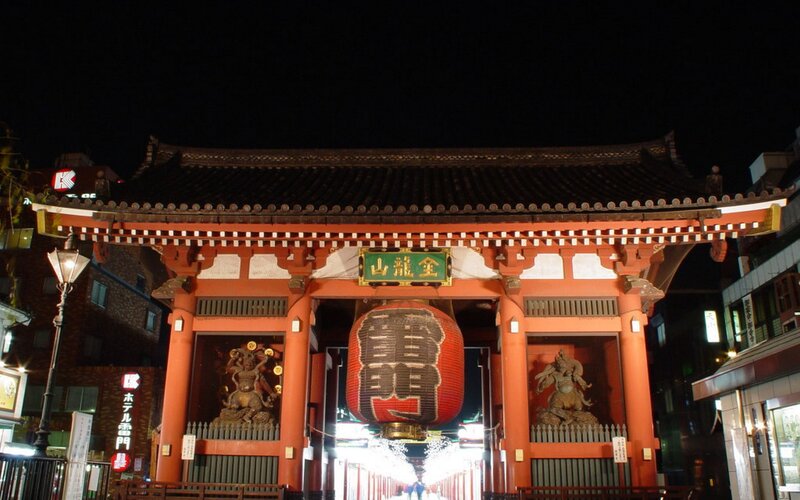 Kaminarimon Gate at Night — Red