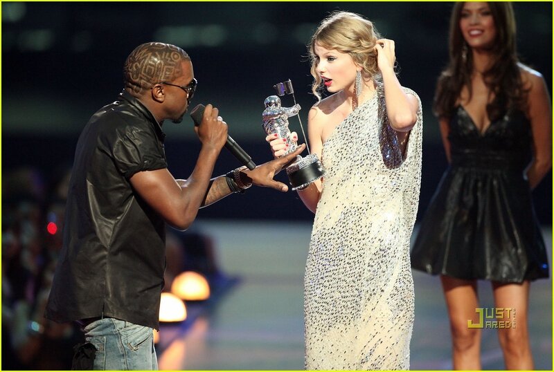 Kanye West interrupts Taylor Swift