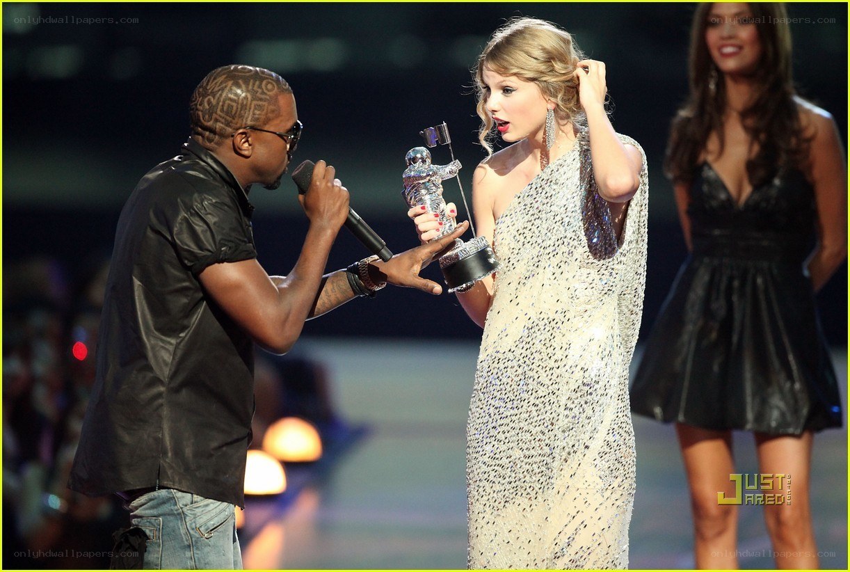 Kanye West interrupts Taylor Swift