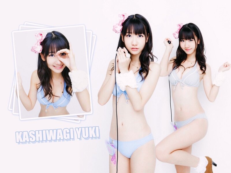Kashiwagi Yuki in light blue lingerie