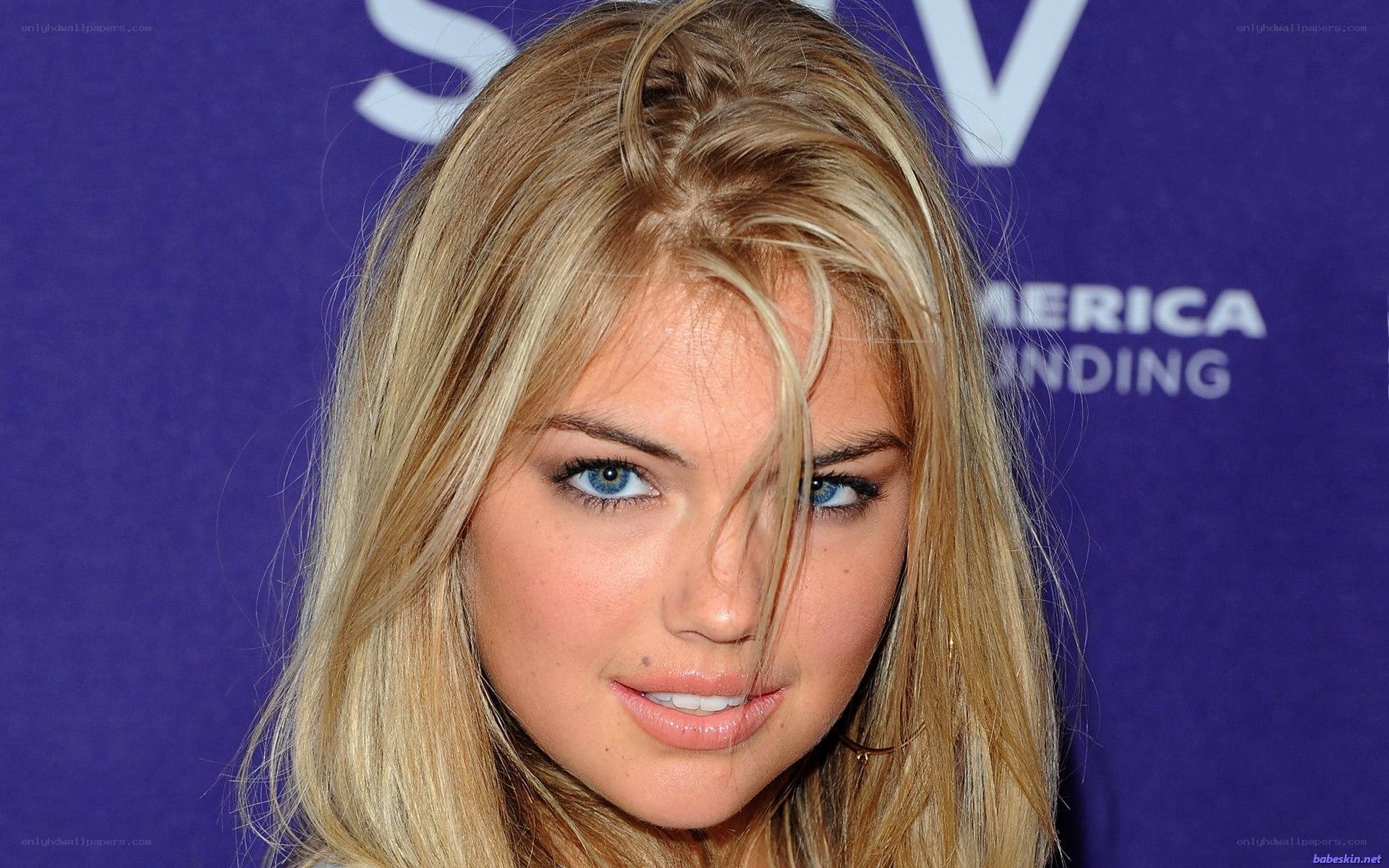Kate Upton at event
