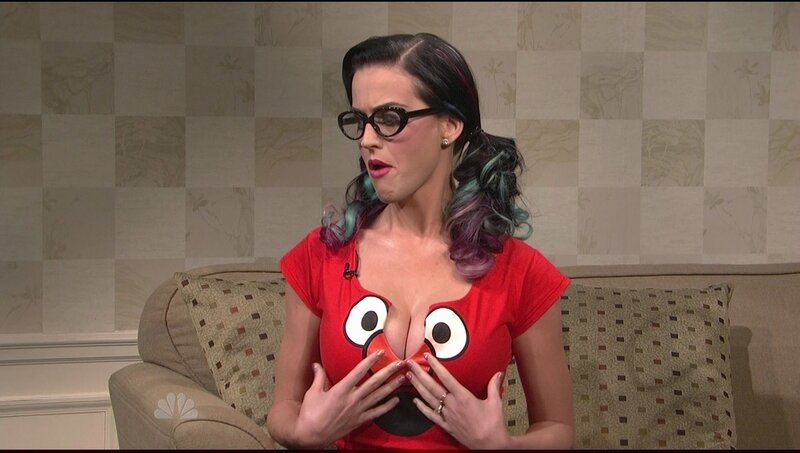 Katy Perry in Elmo shirt