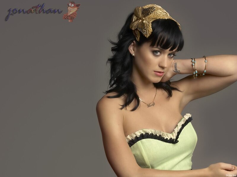 Katy Perry in green dress
