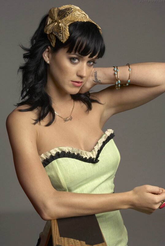 Katy Perry in green dress