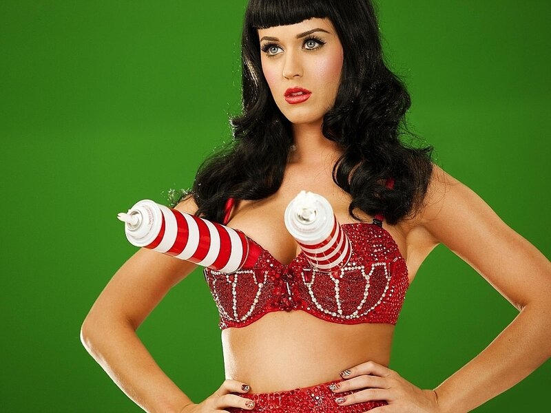 Katy Perry in red costume