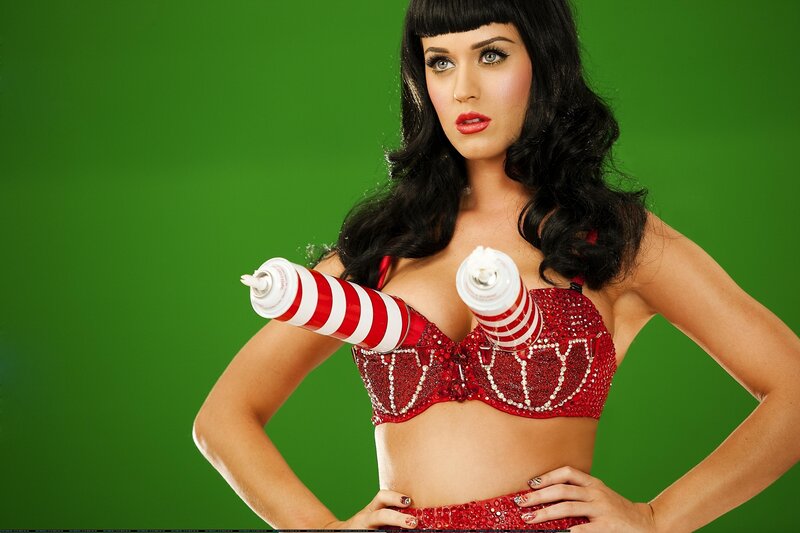 Katy Perry in red costume