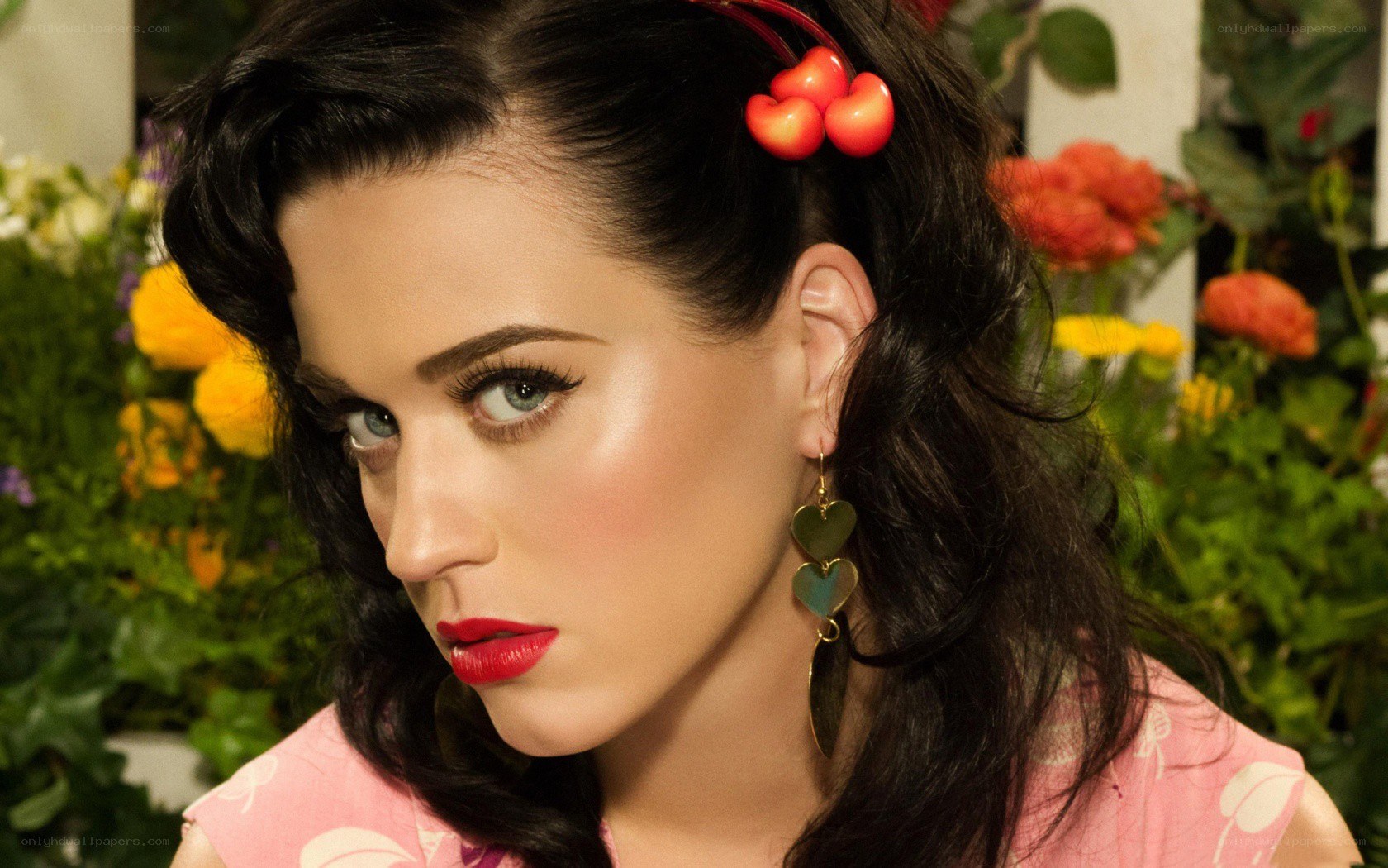 Katy Perry in vintage style