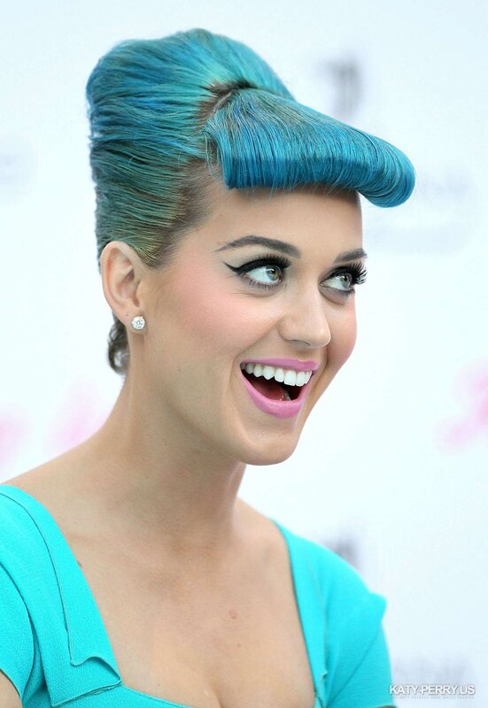 Katy Perry with blue hair