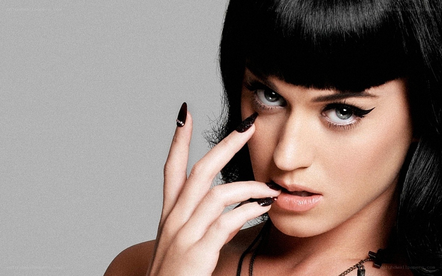 Katy Perry with dark nails